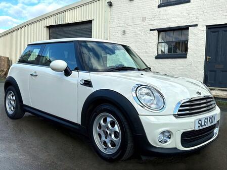 MINI HATCH 1.6 One Auto Hatch 